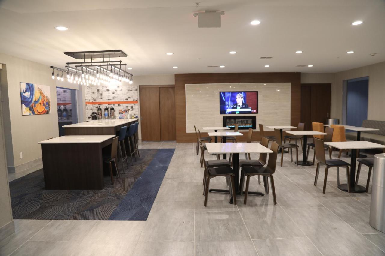 Hotel La Quinta By Wyndham Montgomery